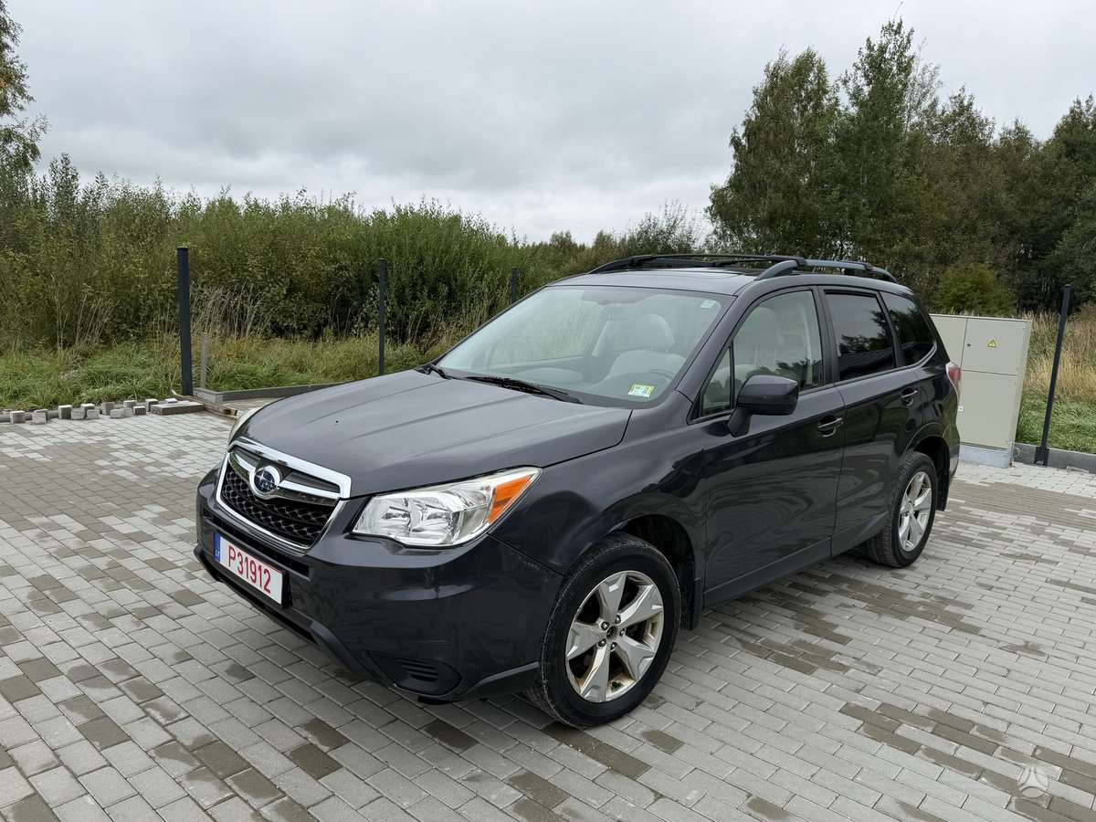 Subaru Forester 2015 — rear view