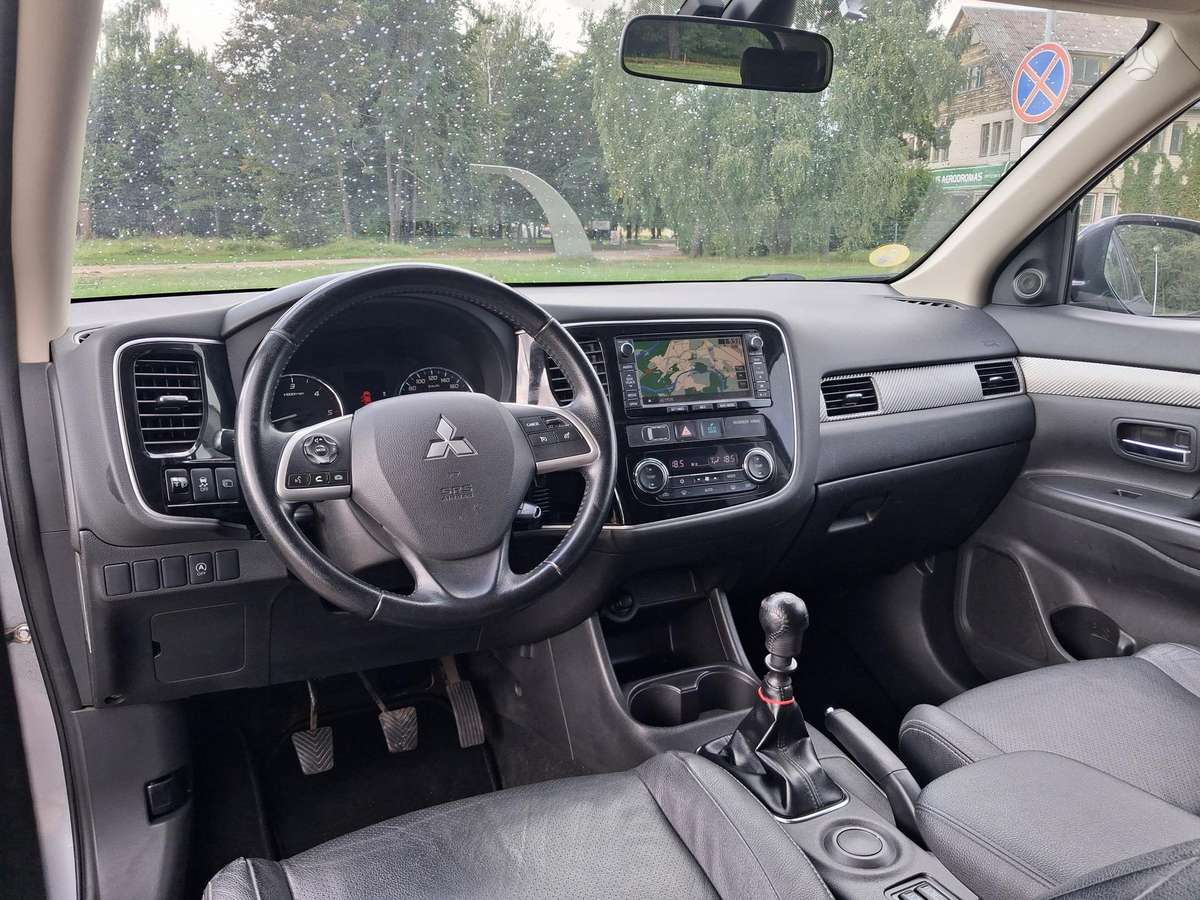 Mitsubishi Outlander 2014 — photo 15