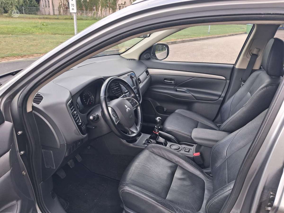 Mitsubishi Outlander 2014 — engine 2200 cm³, 150 HP (110kW)