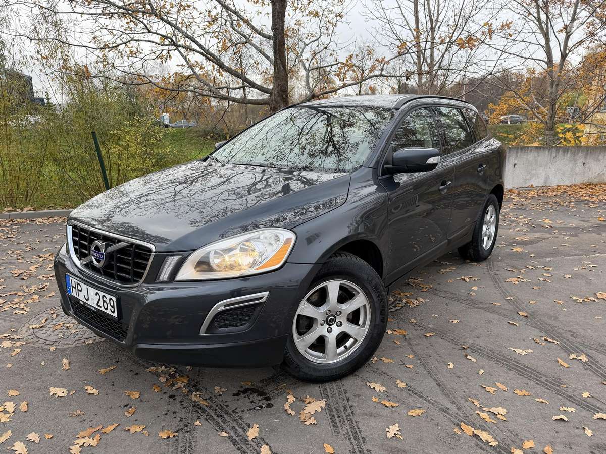 Volvo XC60 2011 — вигляд ззаду