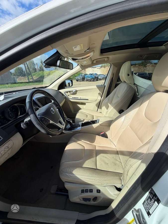 Volvo XC60 2014 — photo 15