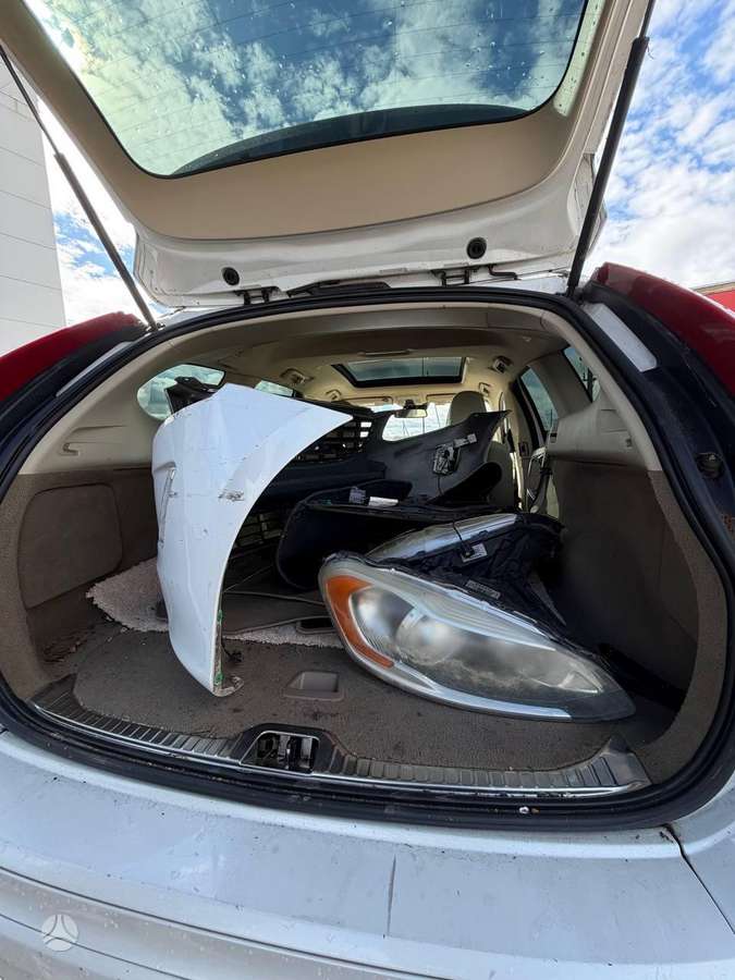 Volvo XC60 2014 — photo 17