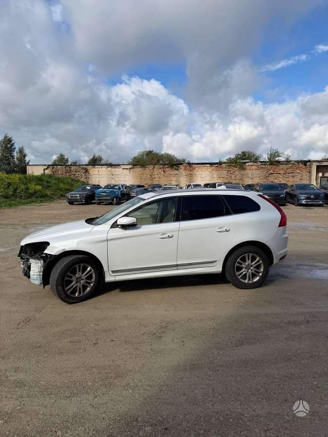 Volvo XC60 2014 — interior