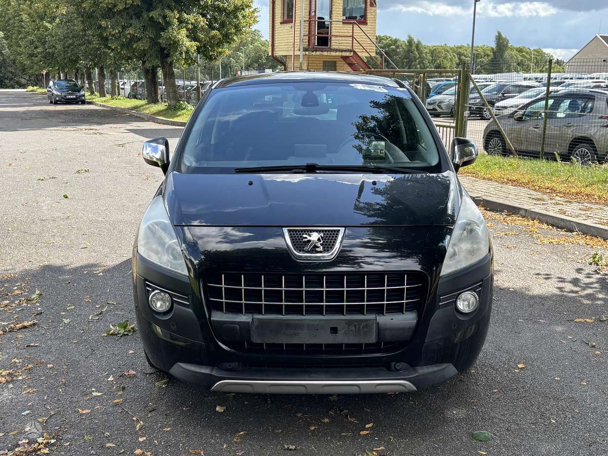 Peugeot 3008 2013 — rear view