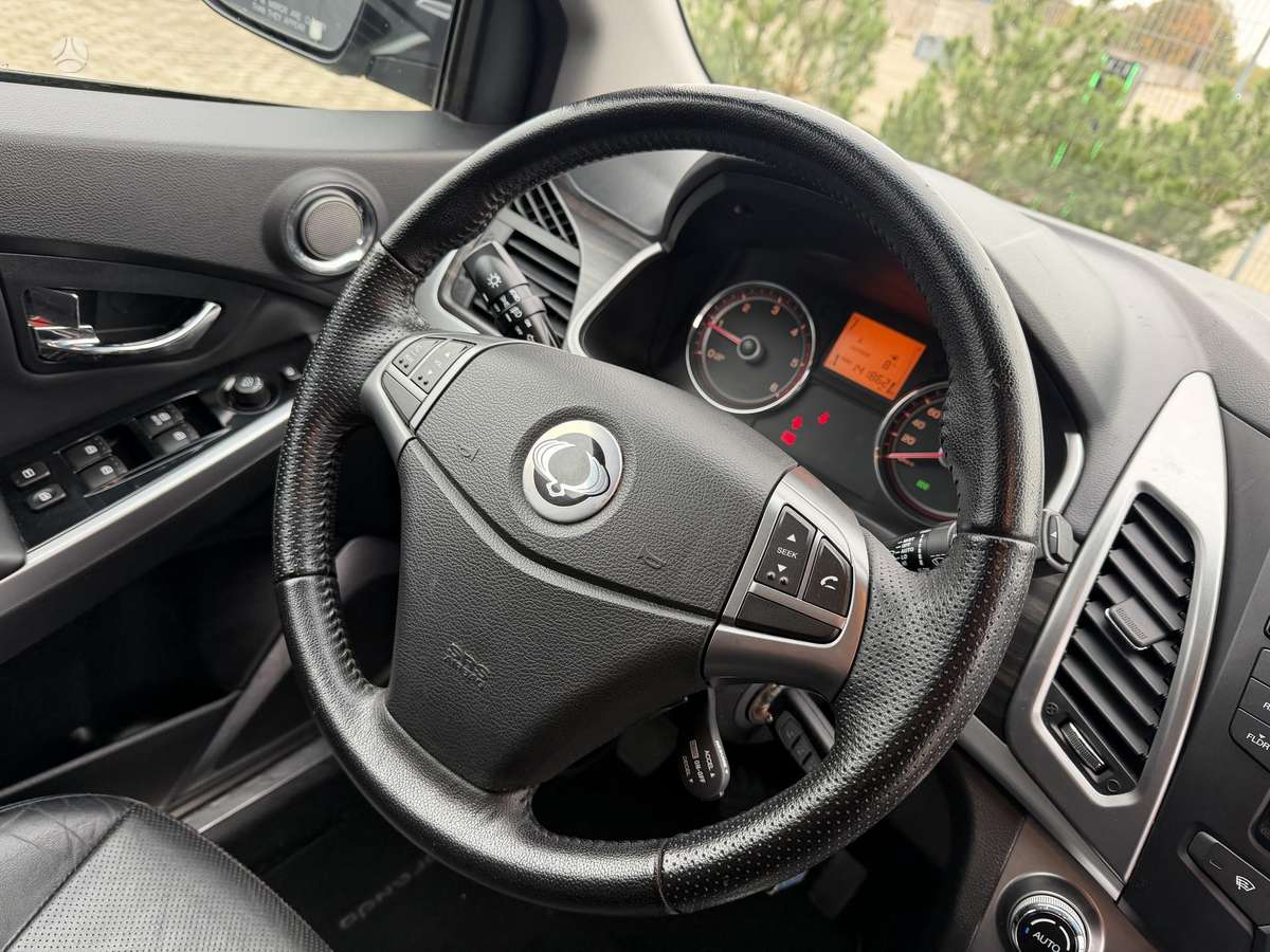 SsangYong Korando 2015 — фото 21