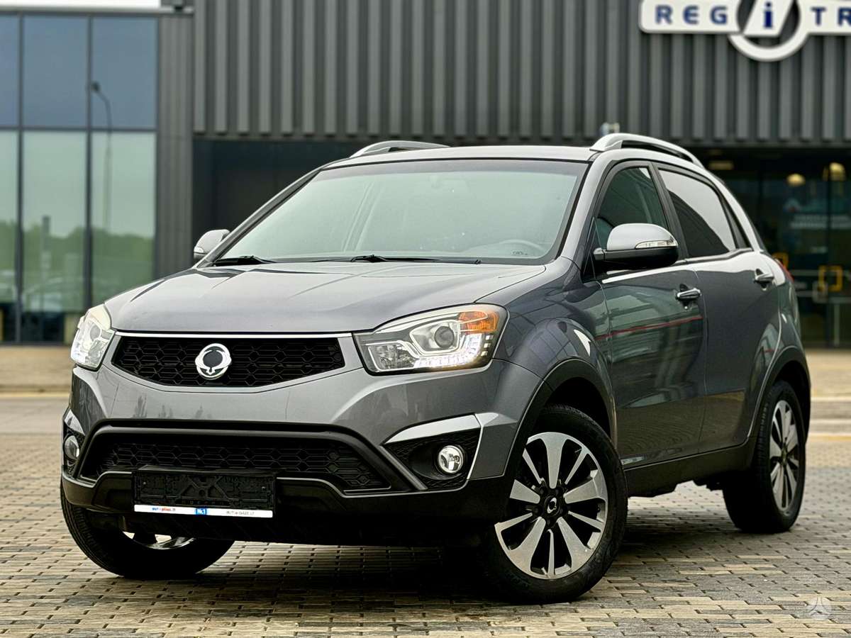 SsangYong Korando 2015 — салон