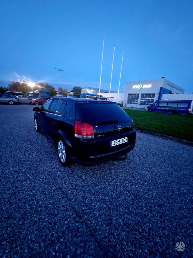 Opel Signum 2004 — двигун 1900 cm³, 150 HP (110kW)