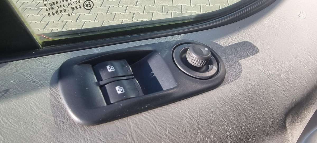 Renault Trafic 2008 — фото 12