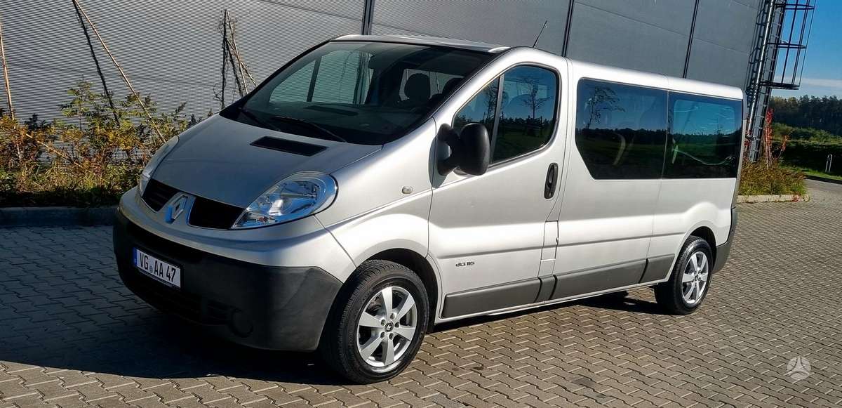 Renault Trafic 2008 — вигляд ззаду