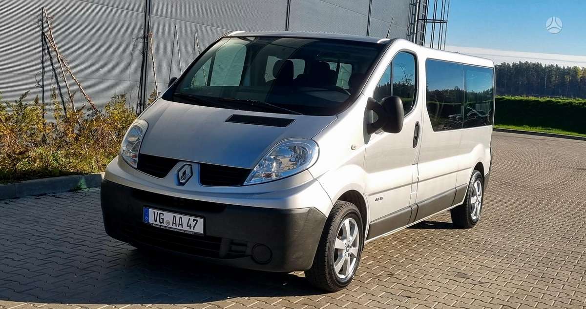 Renault Trafic 2008 — салон