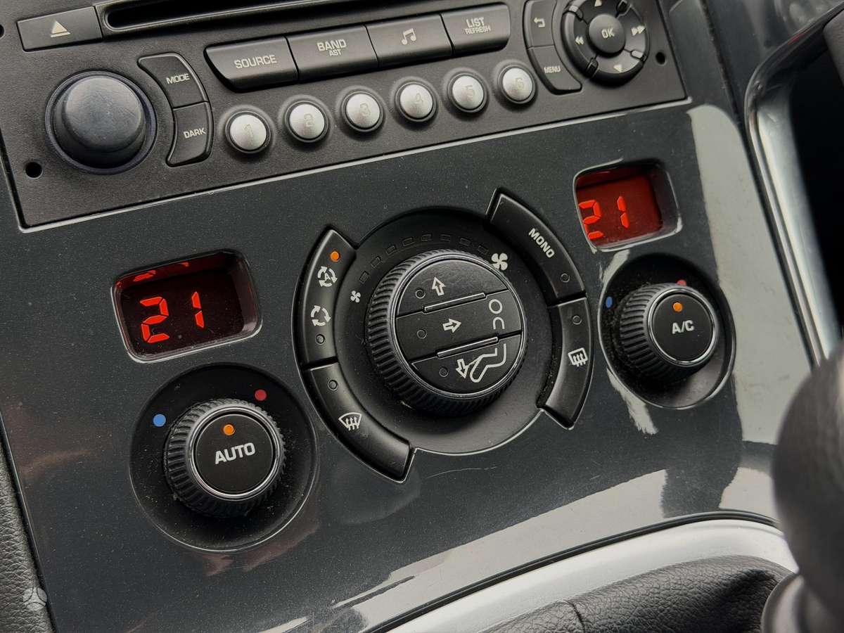 Peugeot 3008 2015 — photo 19