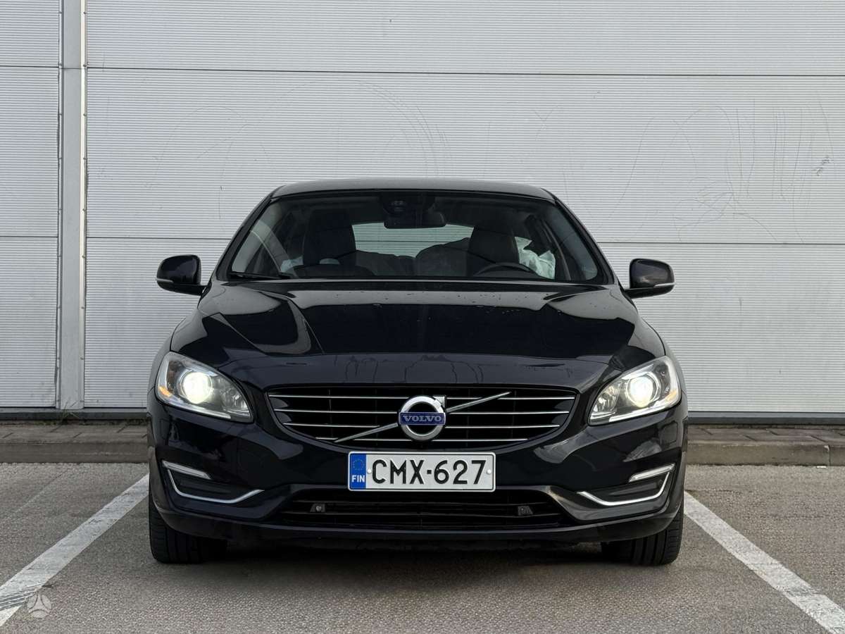 Volvo V60 2013 — вигляд ззаду