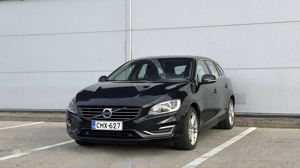 Volvo V60 2013 — салон