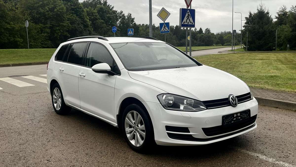 Volkswagen Golf 2014 — rear view