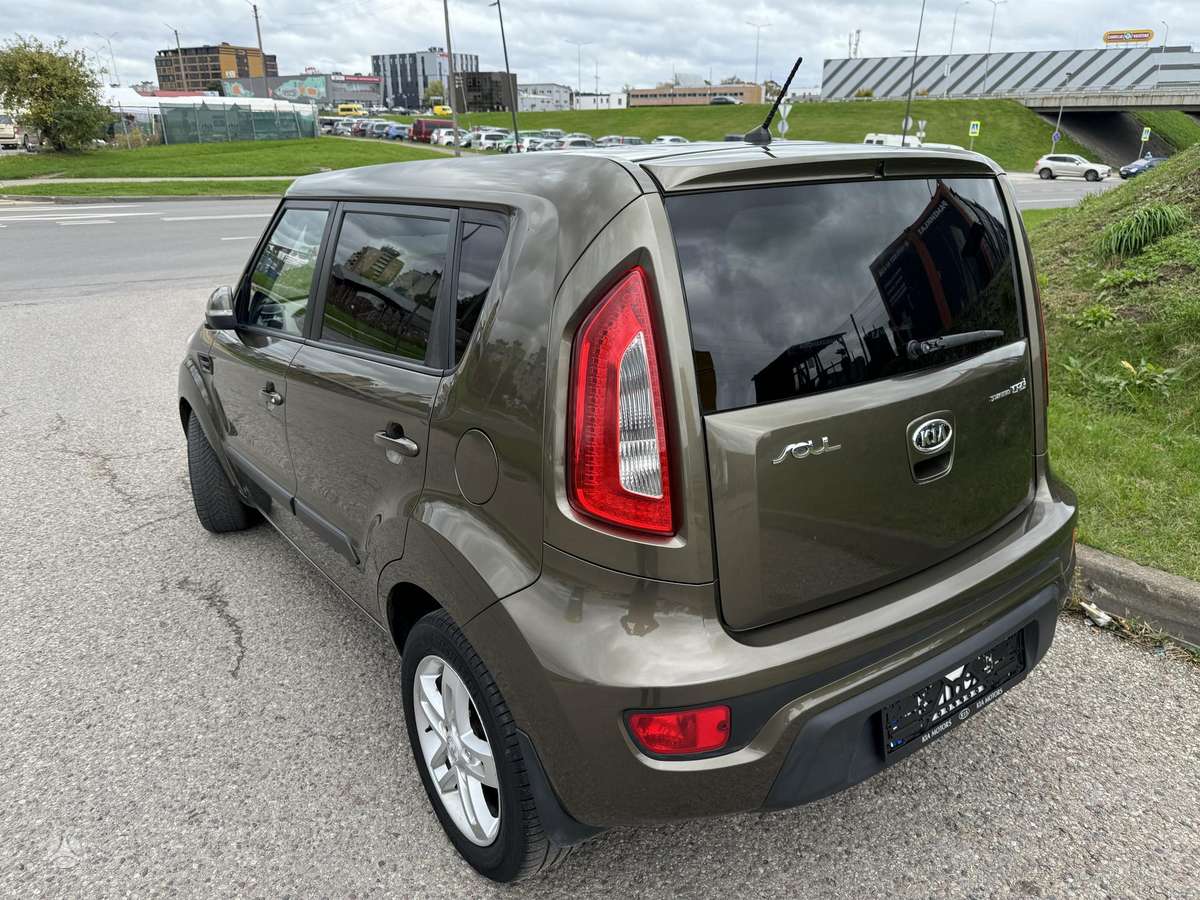 Kia Soul 2012 — engine 1600 cm³