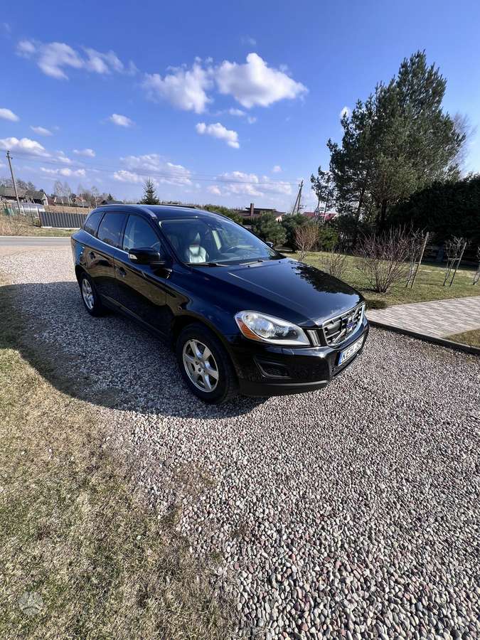 Volvo XC60 2010 — photo 8