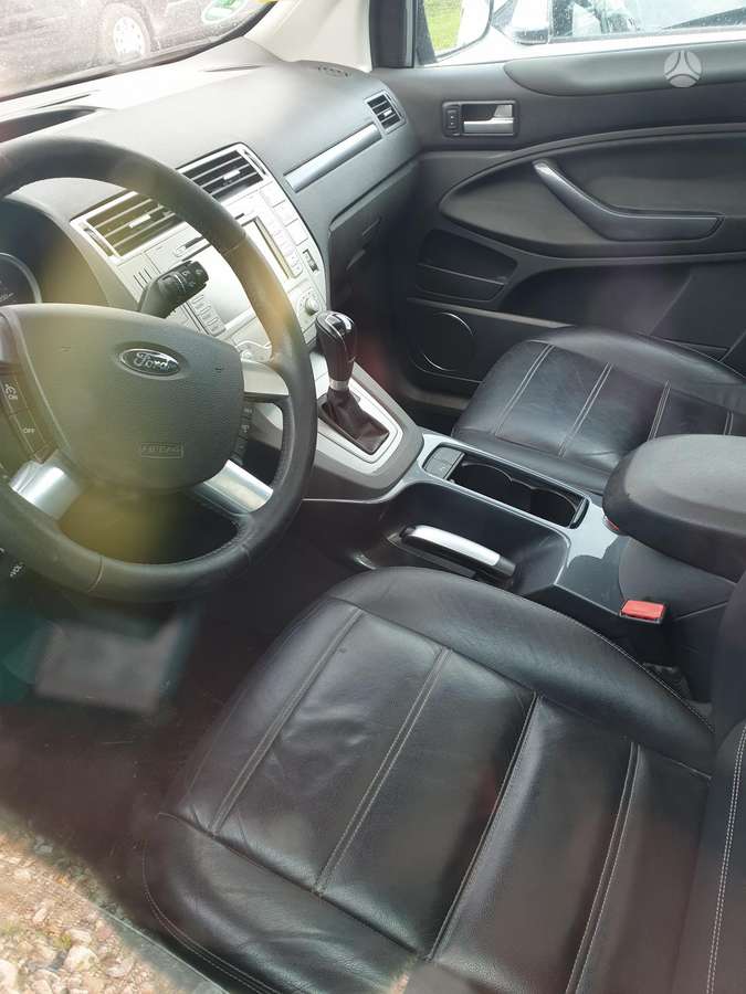 Ford Kuga 2010 — interior
