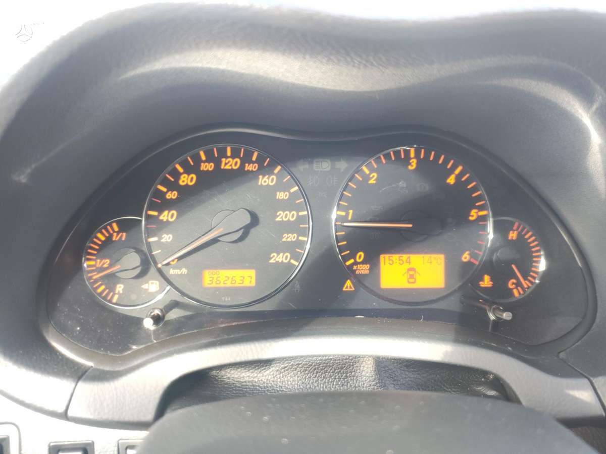 Toyota Avensis 2008 — photo 17