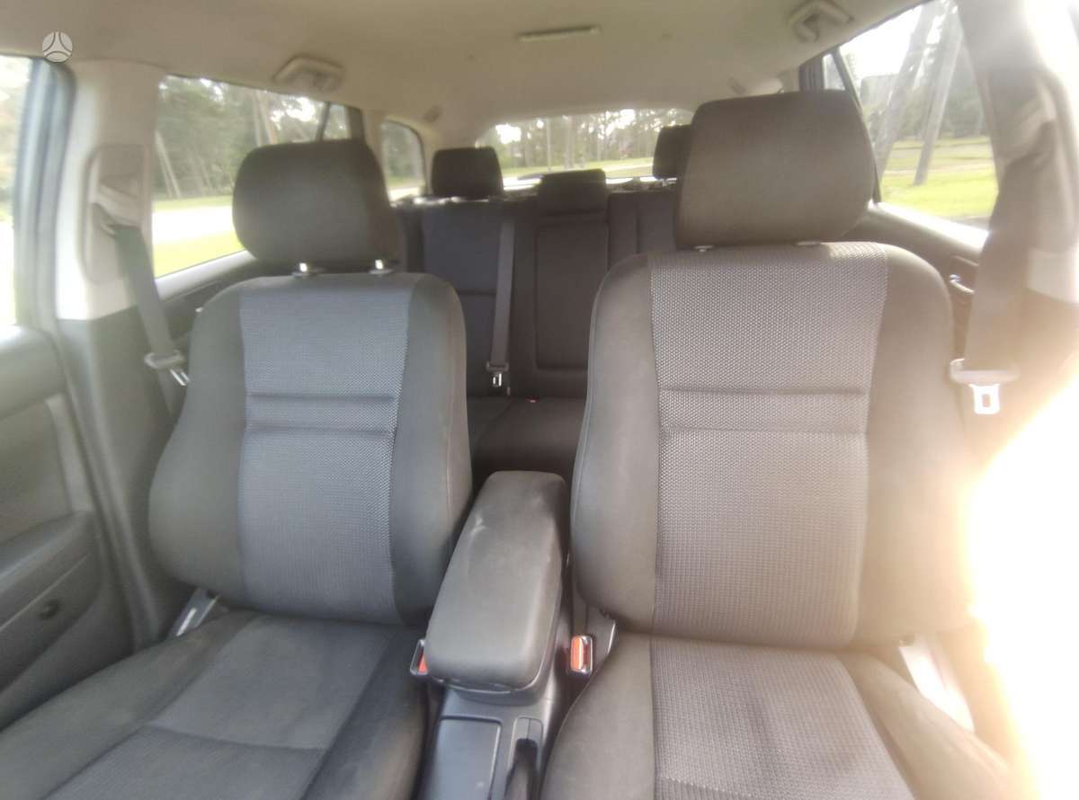 Toyota Avensis 2008 — photo 25