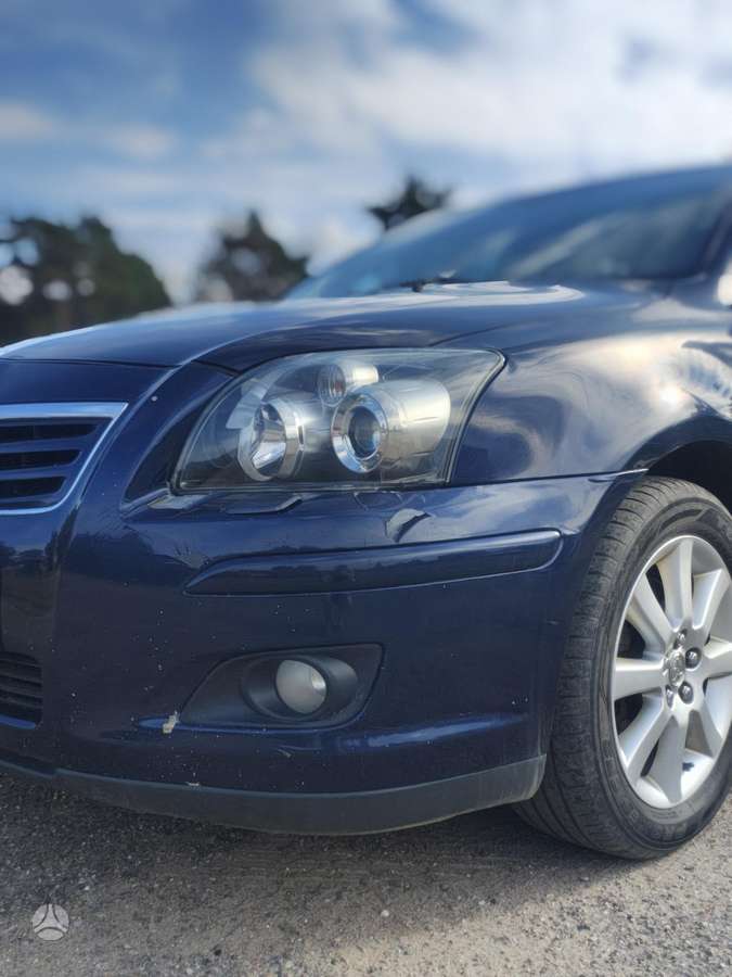 Toyota Avensis 2008 — interior