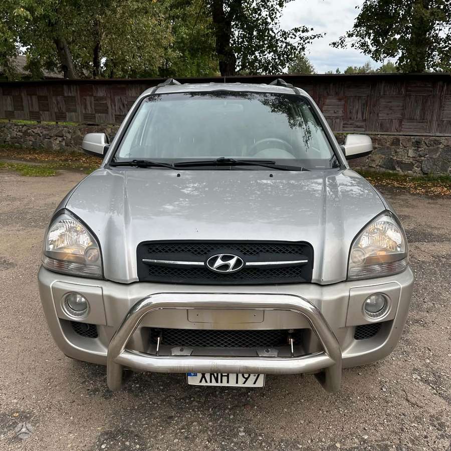Hyundai Tucson 2006 — rear view