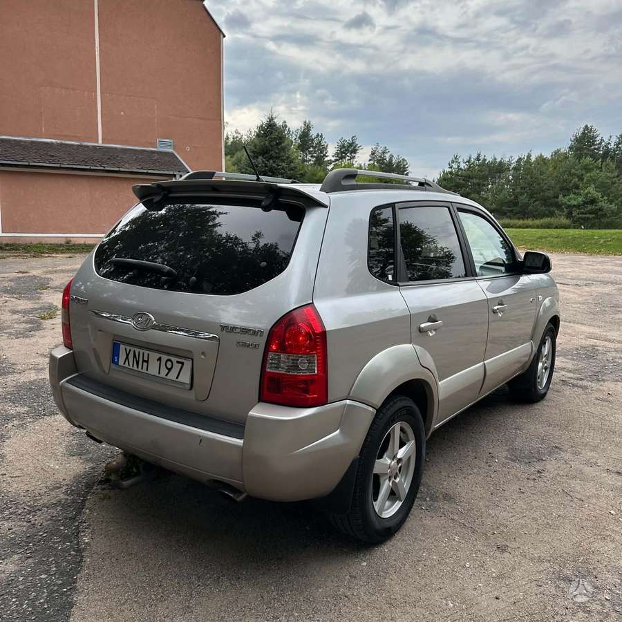 Hyundai Tucson 2006 — engine 1991 cm³, 140 HP (103kW)