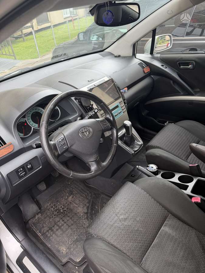 Toyota Corolla 2008 — interior