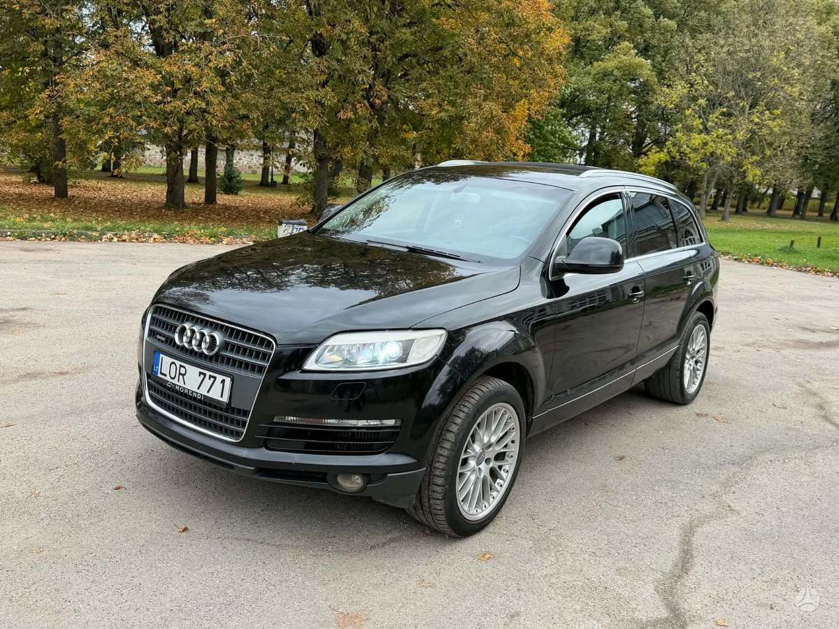 Audi Q7 2008 — rear view