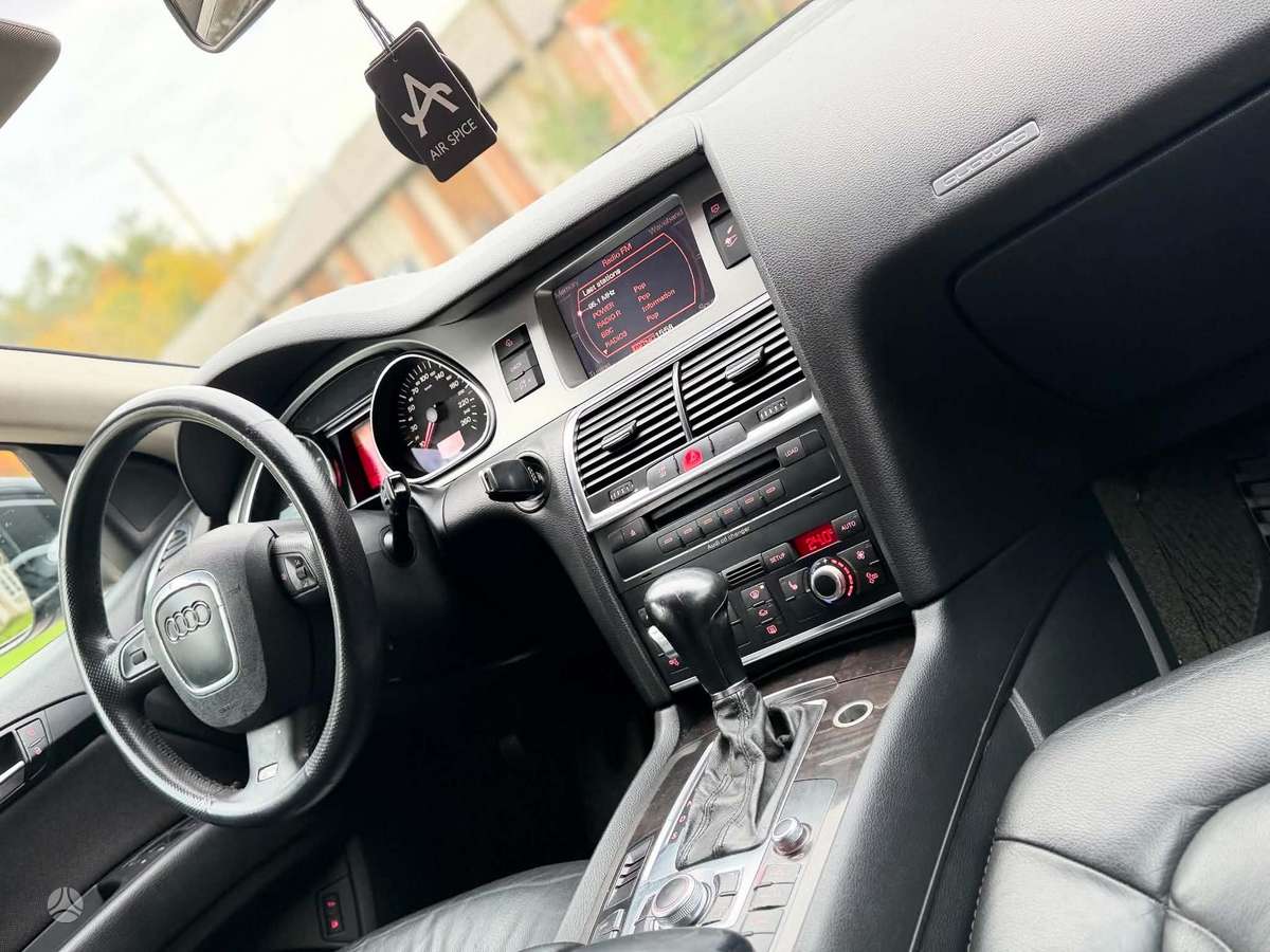 Audi Q7 2008 — photo 8