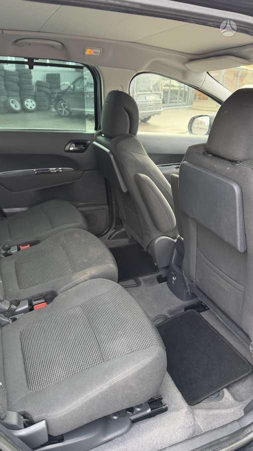 Peugeot 5008 2012 — photo 10