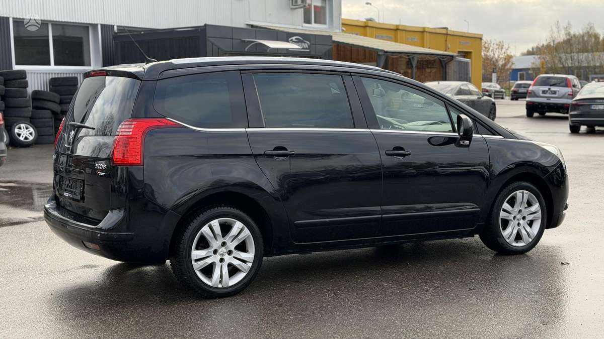 Peugeot 5008 2012 — photo 6