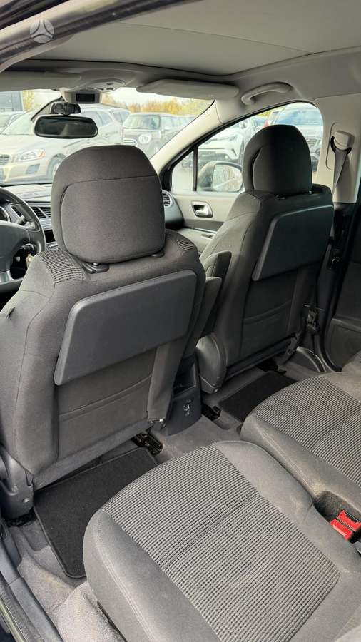 Peugeot 5008 2012 — photo 9