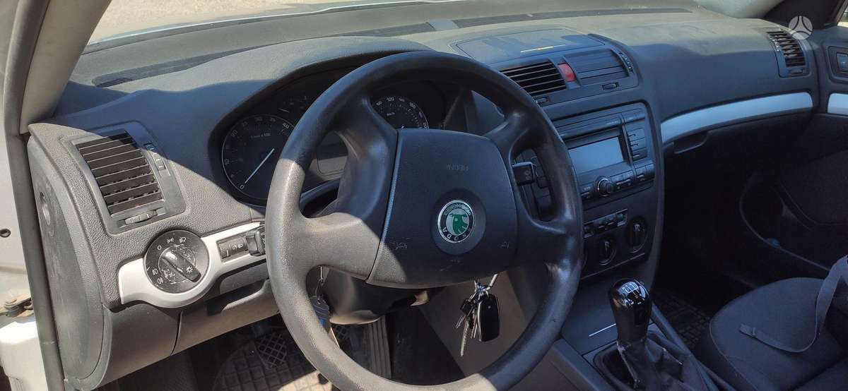 Skoda Octavia 2005 — photo 12