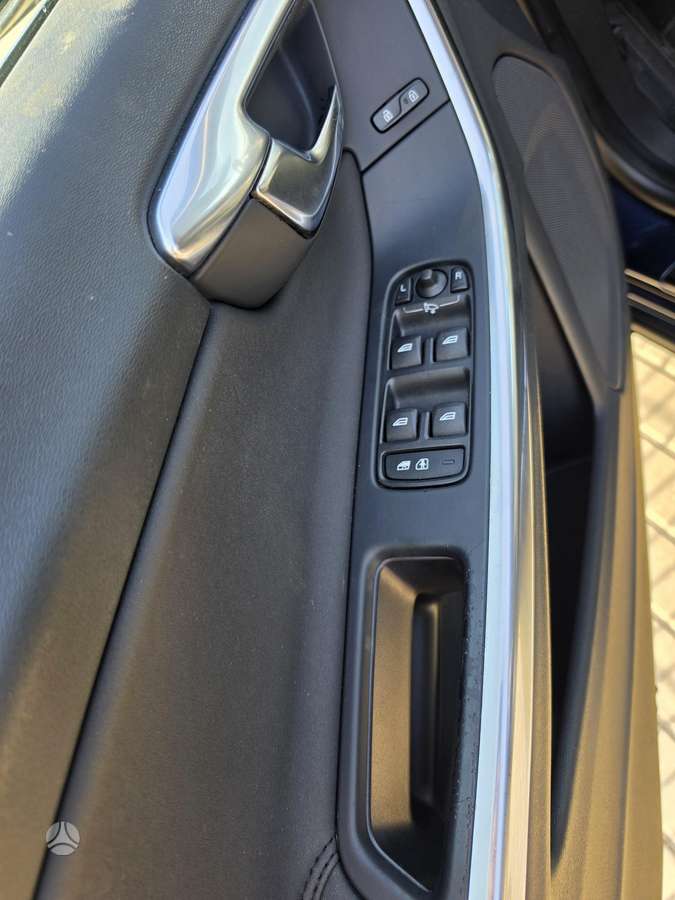 Volvo V60 2011 — photo 12