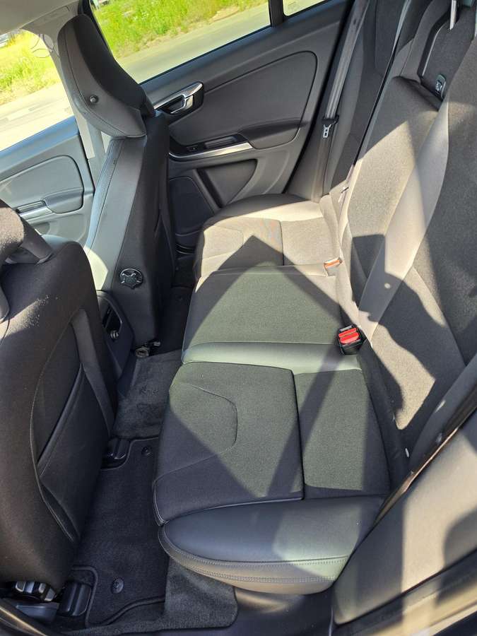 Volvo V60 2011 — photo 13