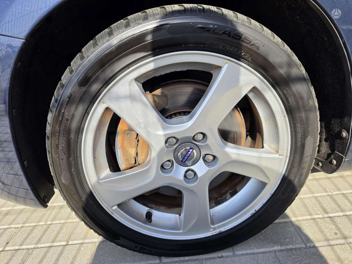 Volvo V60 2011 — photo 22