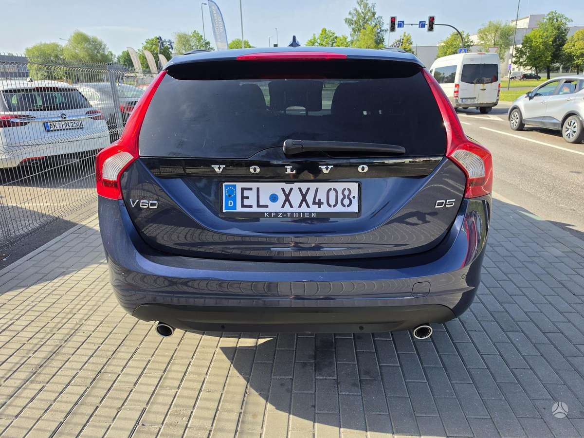 Volvo V60 2011 — photo 8