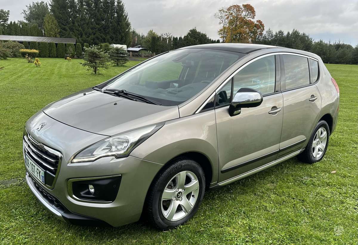 Peugeot 3008 2013 — салон