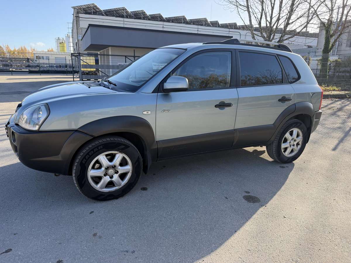 Hyundai Tucson 2004 — вигляд ззаду