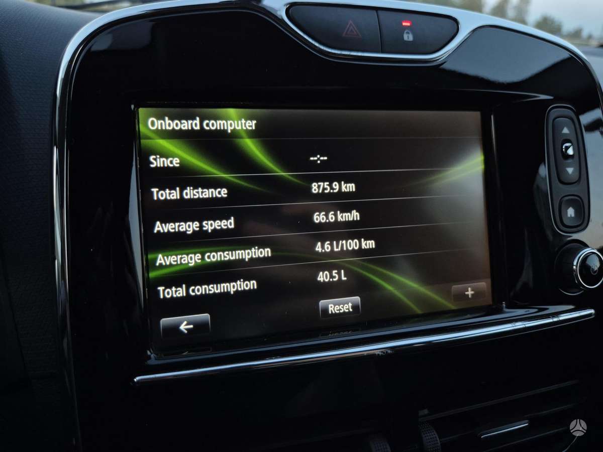 Renault Clio 2015 — photo 9
