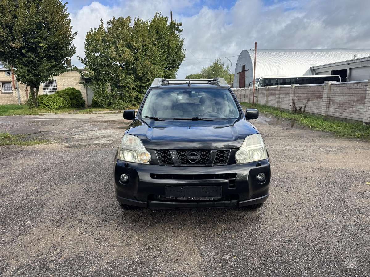 Nissan X-Trail 2007 — rear view