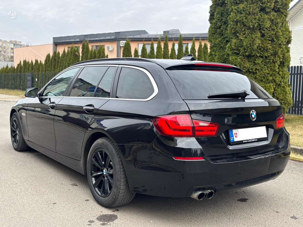 BMW 528 2011 — двигун 2996 cm³, 258 HP (190kW)