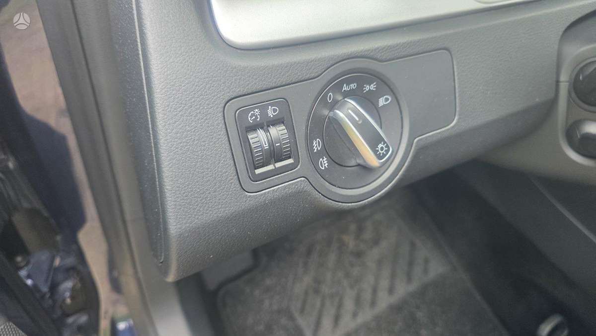 Volkswagen Passat 2013 — photo 14