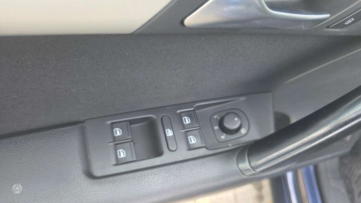 Volkswagen Passat 2013 — photo 16