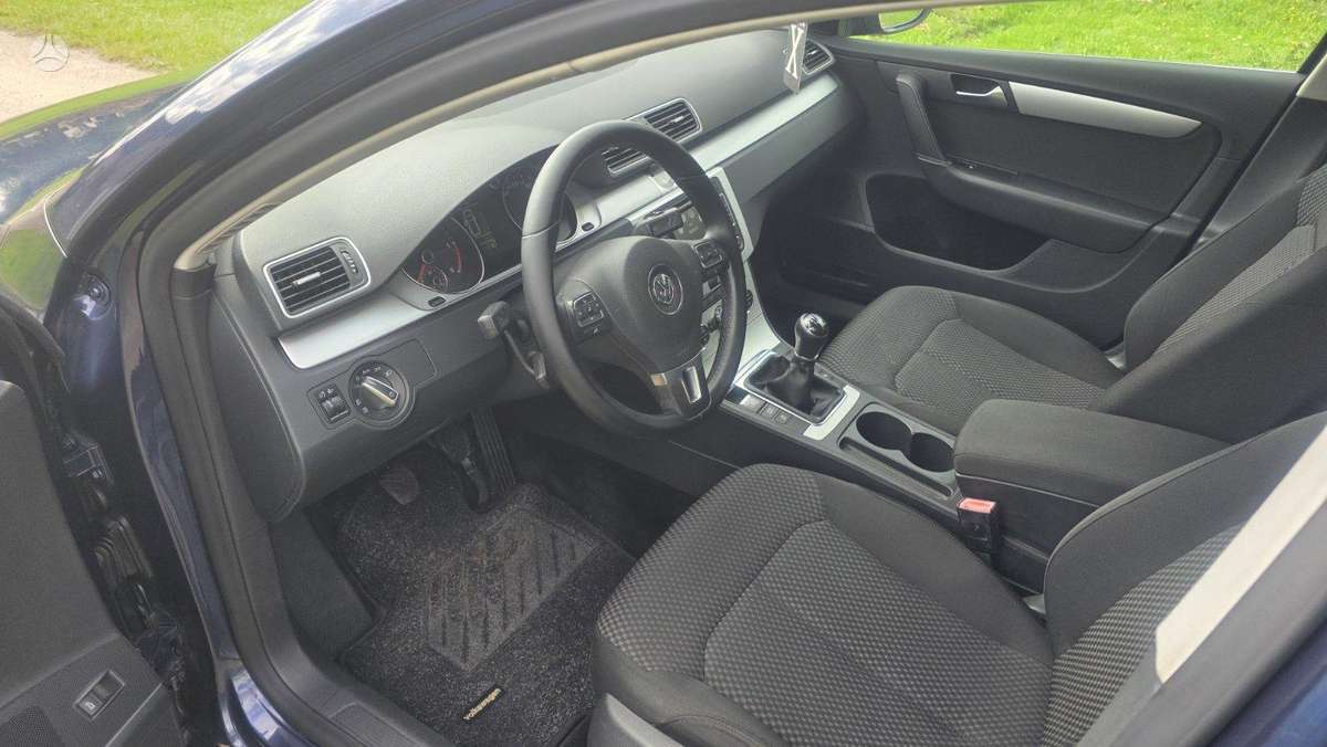 Volkswagen Passat 2013 — photo 9