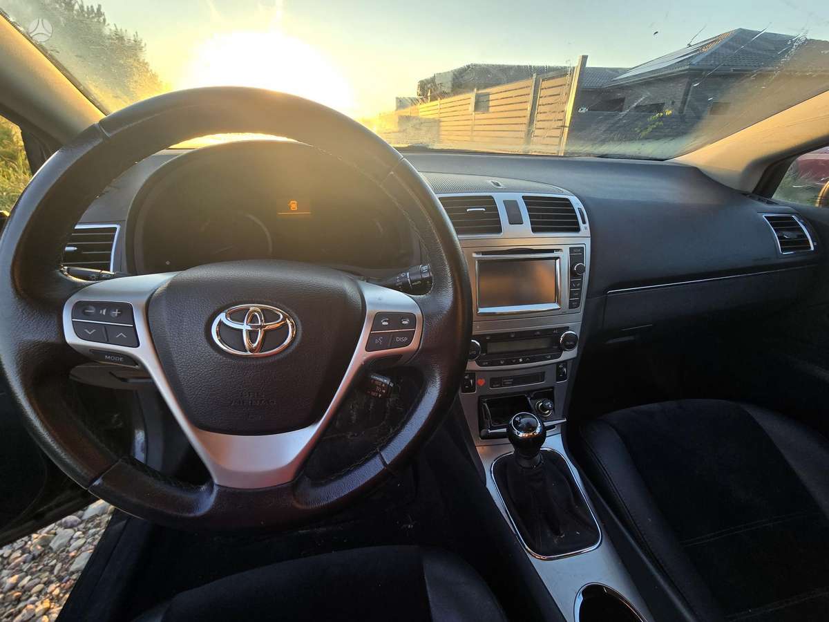 Toyota Avensis 2013 — photo 5