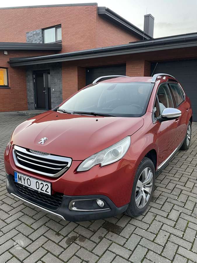 Peugeot 2008 2014 — салон