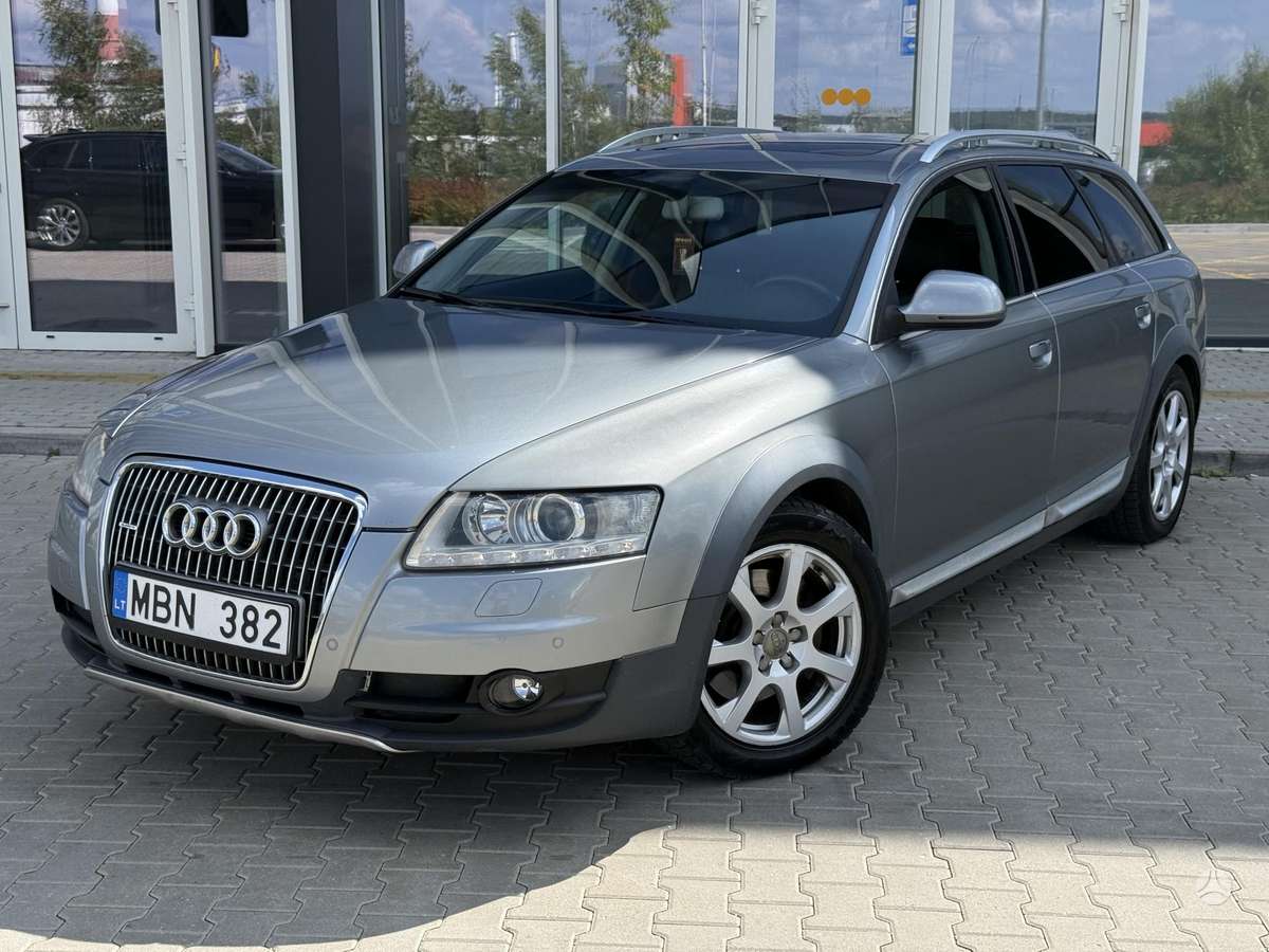 Audi A6 2010 — салон