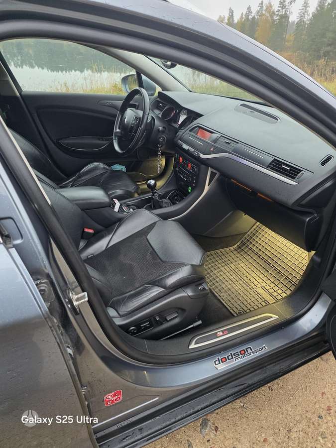 Citroen C5 2010 — photo 10