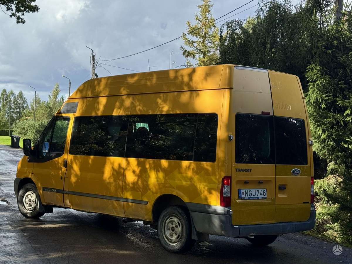 Ford Transit 2011 — салон